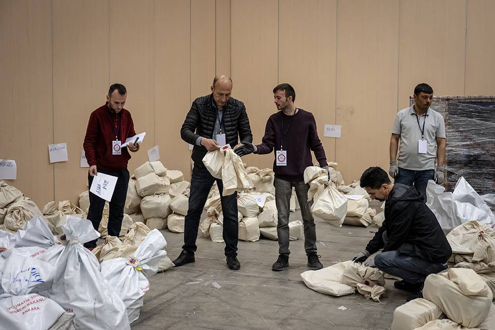 Yurt dışı temsilciliklerde kullanılan 1 milyon 817 bin oyun tasnifine başlandı - Resim: 21